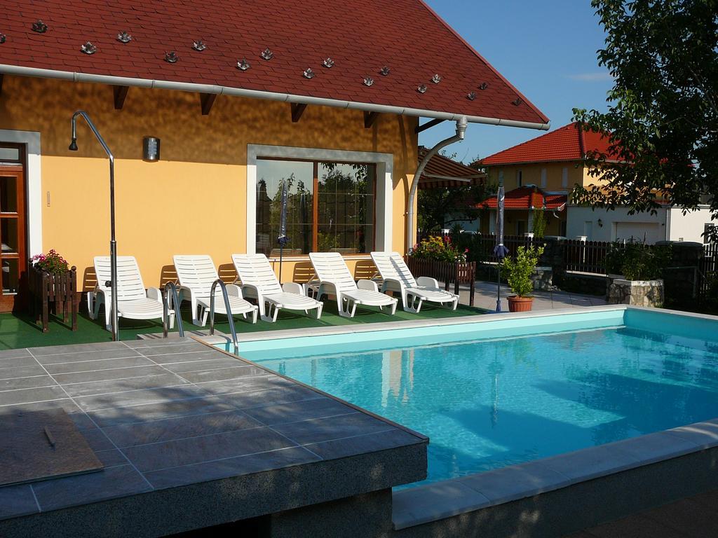 Ciklámen apartman Gyenesdiás Kültér fotó